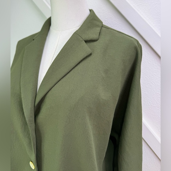 Aritzia Wilfred Freeform Crepette Button Front Shirt Olive Green Size Small - Picture 3 of 11